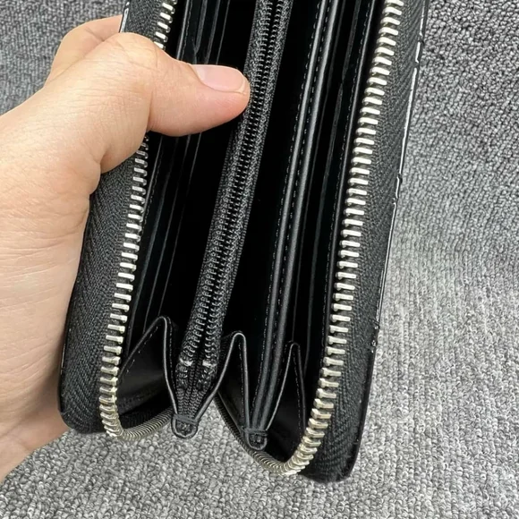 100% Authentic CHANEL Patent Leather Wallet - Picture 10 of 14